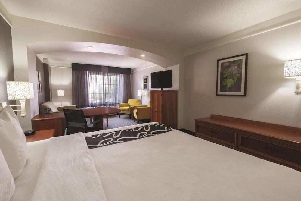 La Quinta By Wyndham San Antonio Airport Hotel Екстериор снимка