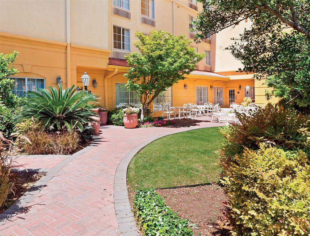 La Quinta By Wyndham San Antonio Airport Hotel Екстериор снимка