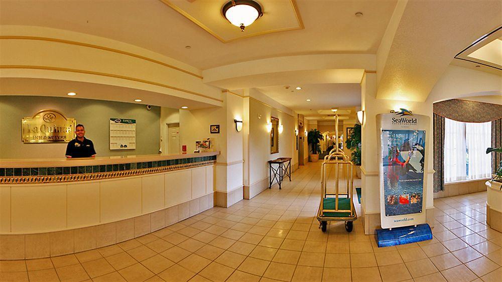 La Quinta By Wyndham San Antonio Airport Hotel Екстериор снимка