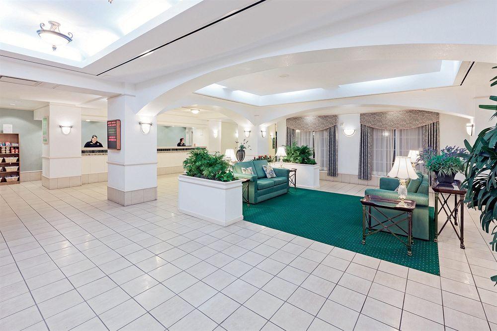 La Quinta By Wyndham San Antonio Airport Hotel Екстериор снимка