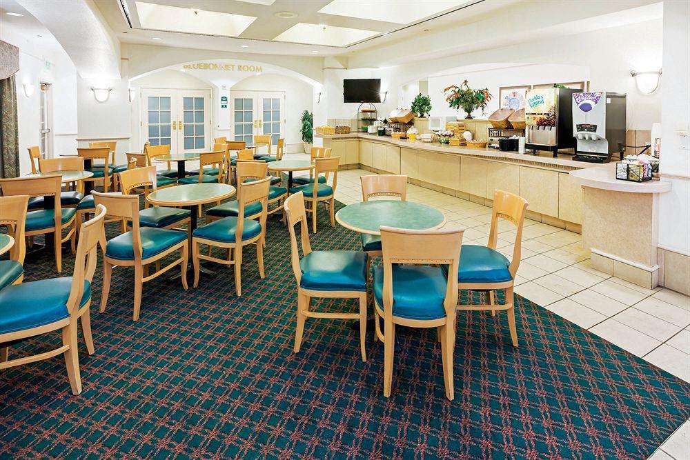 La Quinta By Wyndham San Antonio Airport Hotel Екстериор снимка