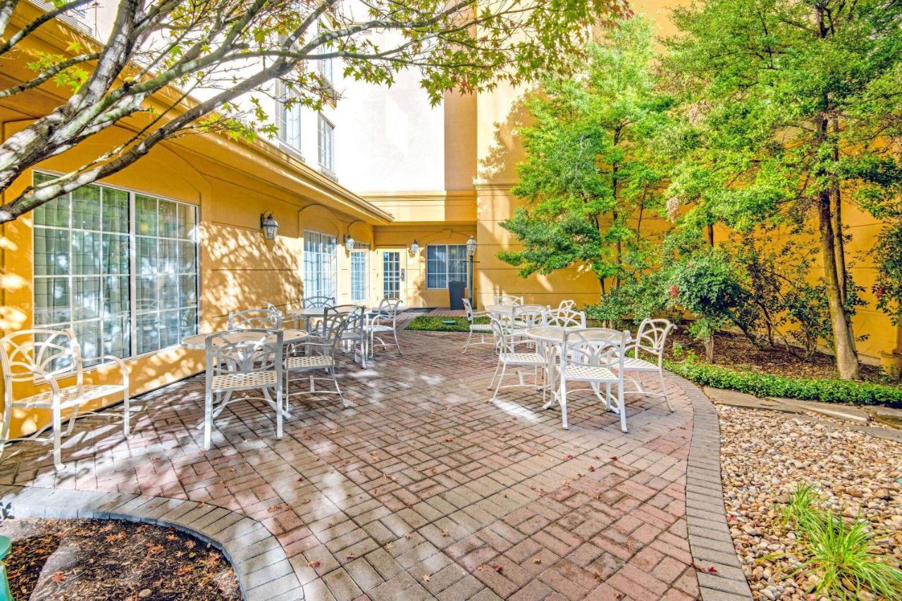 La Quinta By Wyndham San Antonio Airport Hotel Екстериор снимка