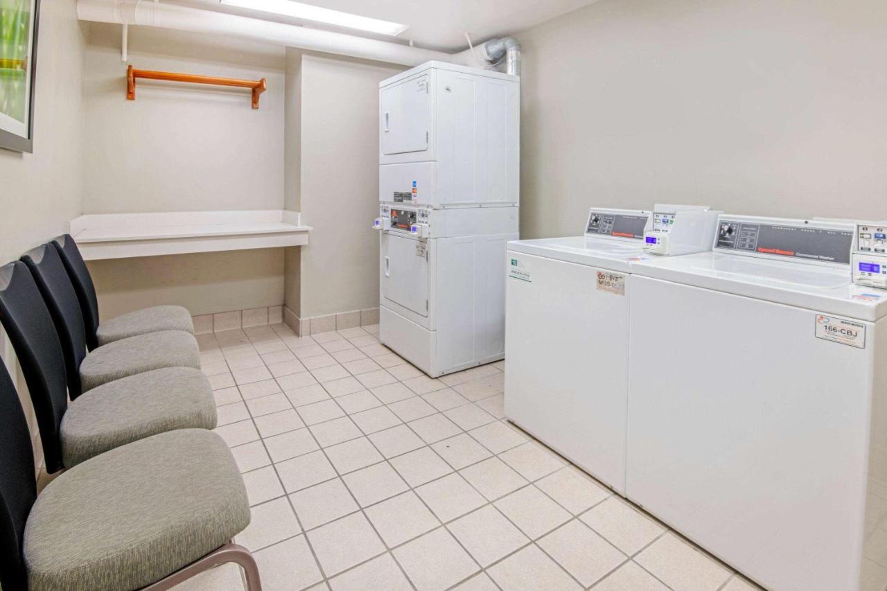 La Quinta By Wyndham San Antonio Airport Hotel Екстериор снимка