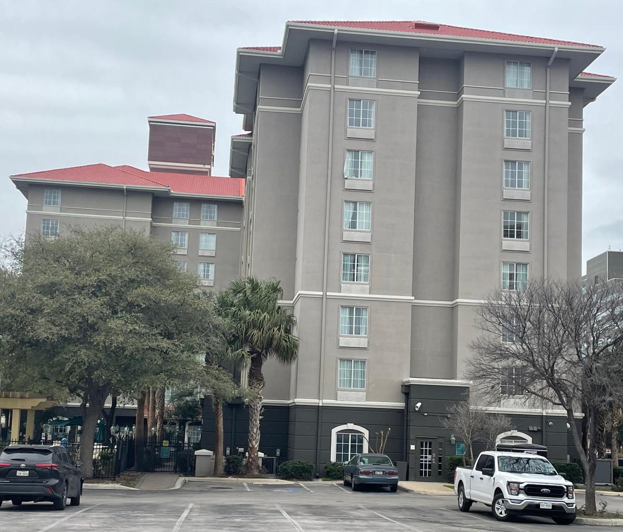 La Quinta By Wyndham San Antonio Airport Hotel Екстериор снимка