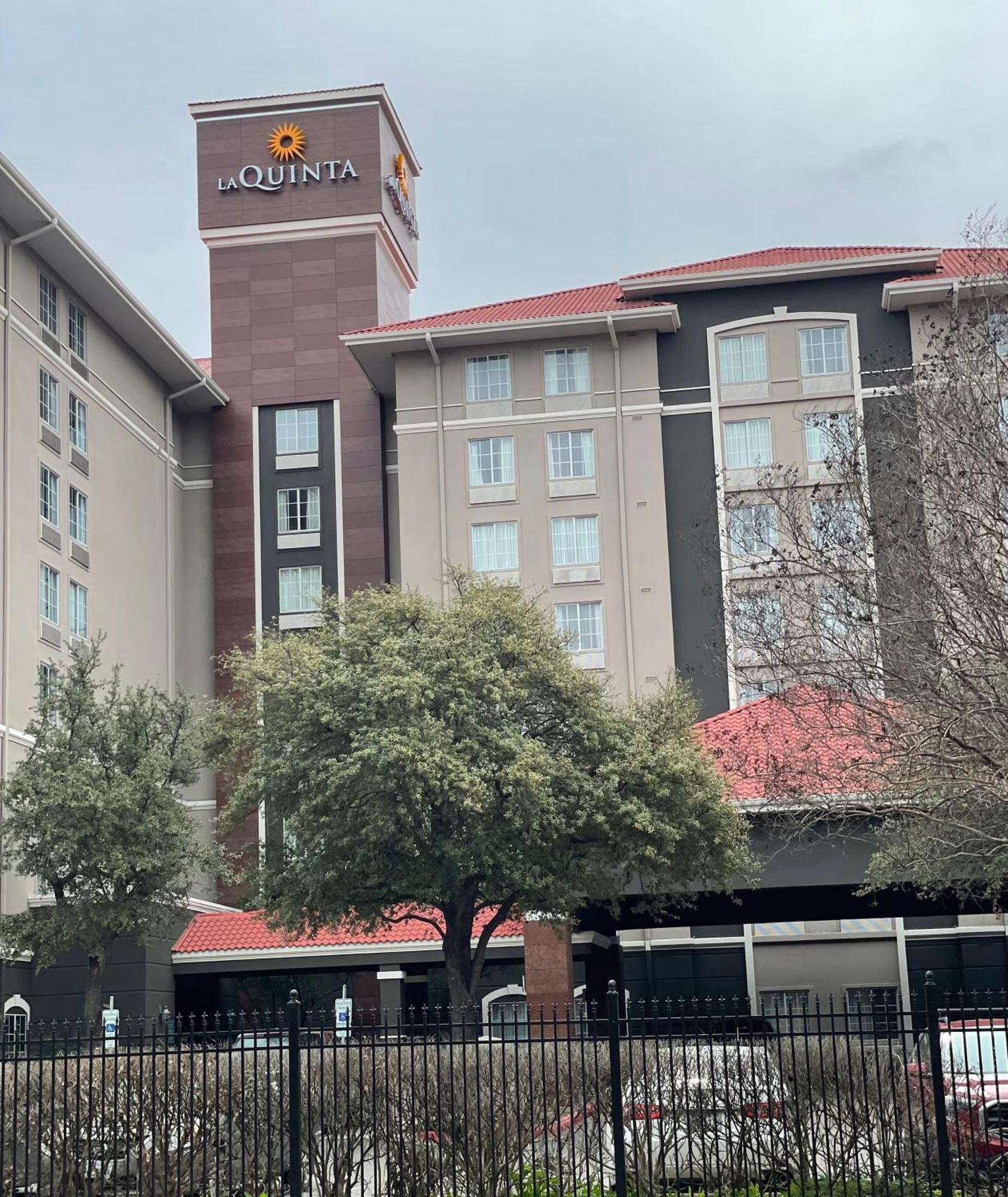 La Quinta By Wyndham San Antonio Airport Hotel Екстериор снимка