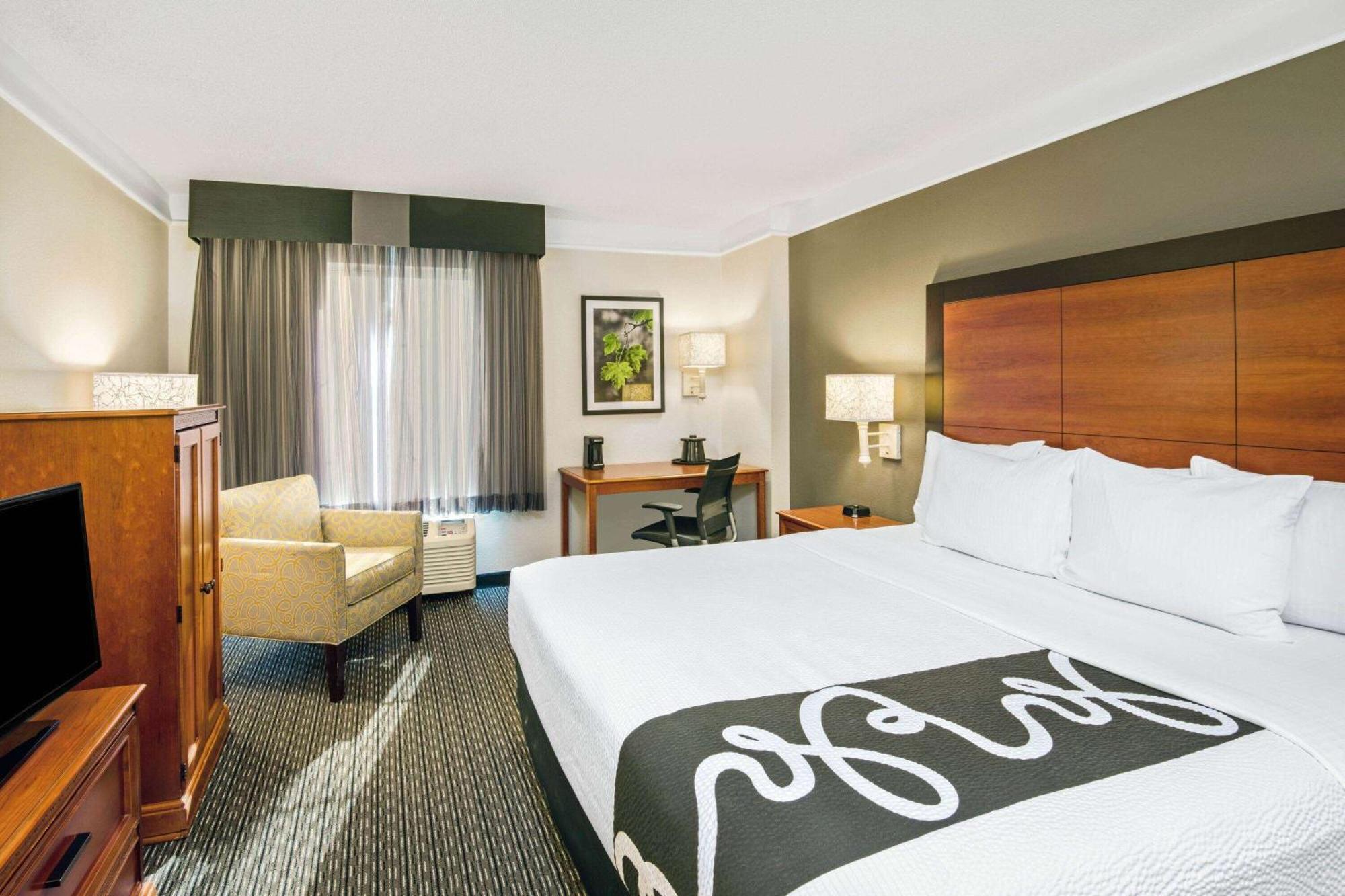 La Quinta By Wyndham San Antonio Airport Hotel Екстериор снимка