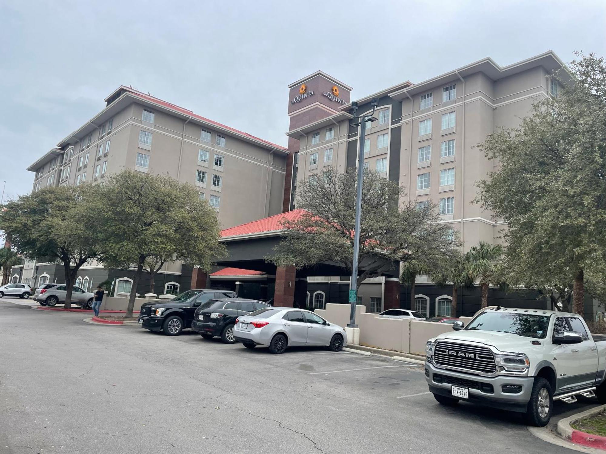 La Quinta By Wyndham San Antonio Airport Hotel Екстериор снимка