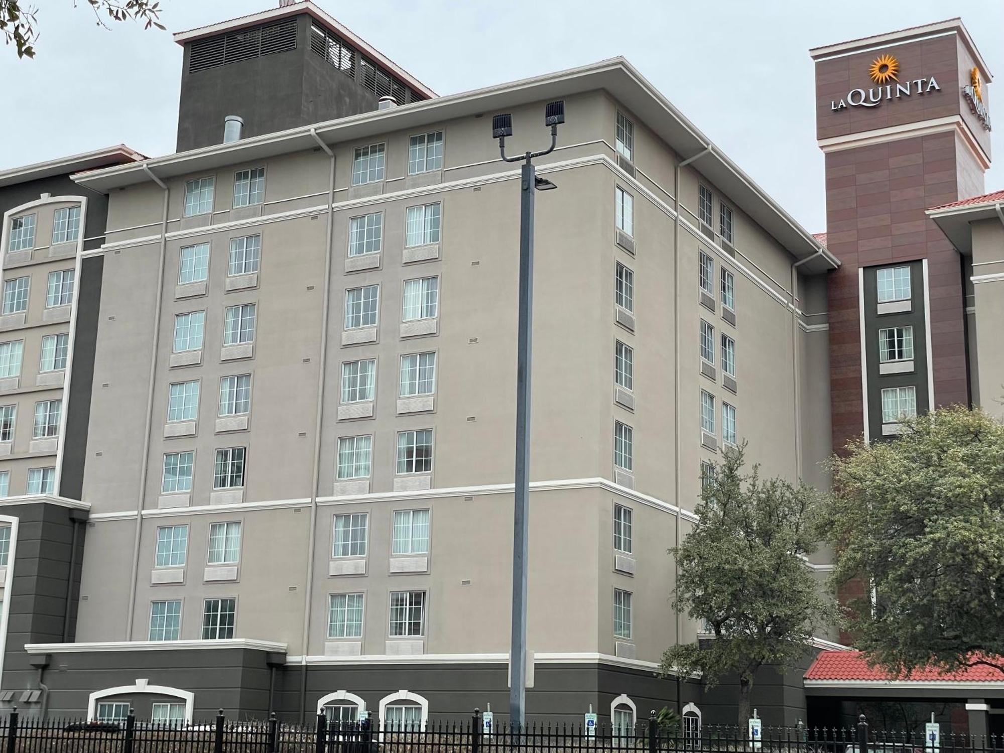 La Quinta By Wyndham San Antonio Airport Hotel Екстериор снимка